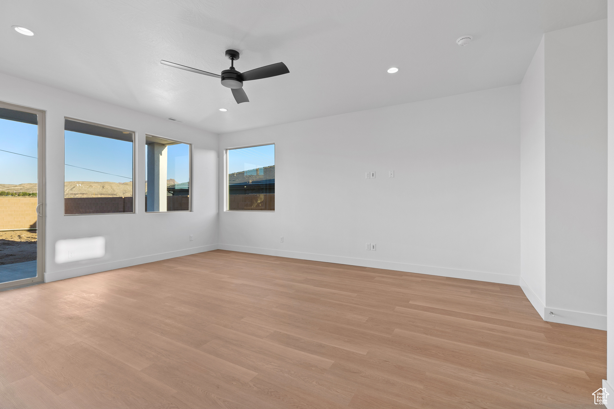 PAINTED SANDS - Residential