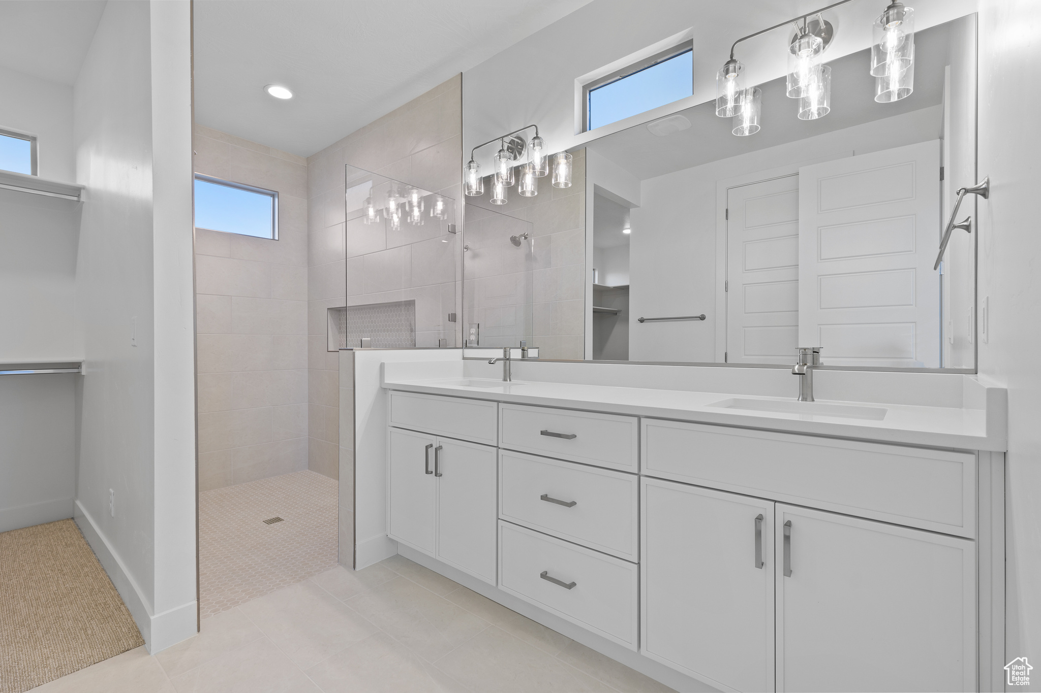 PAINTED SANDS - Residential