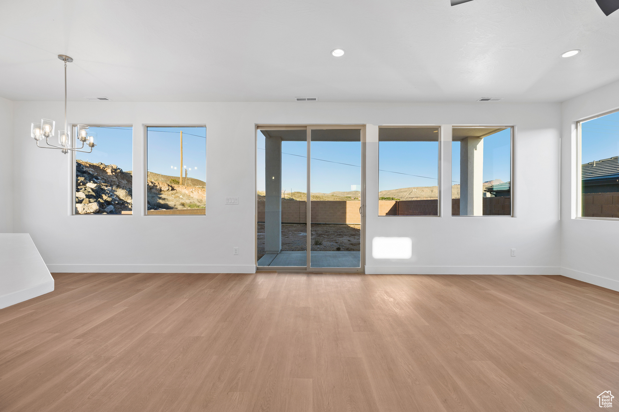 PAINTED SANDS - Residential