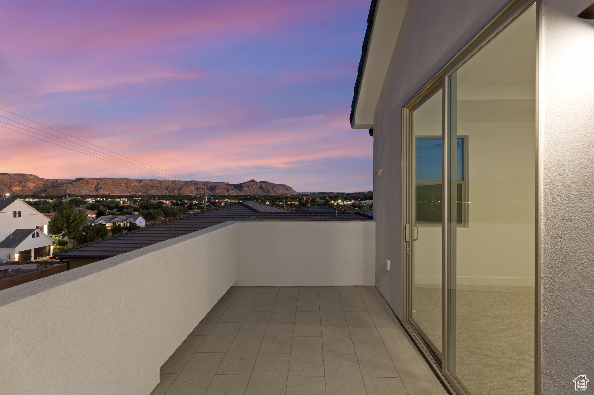 PAINTED SANDS - Residential