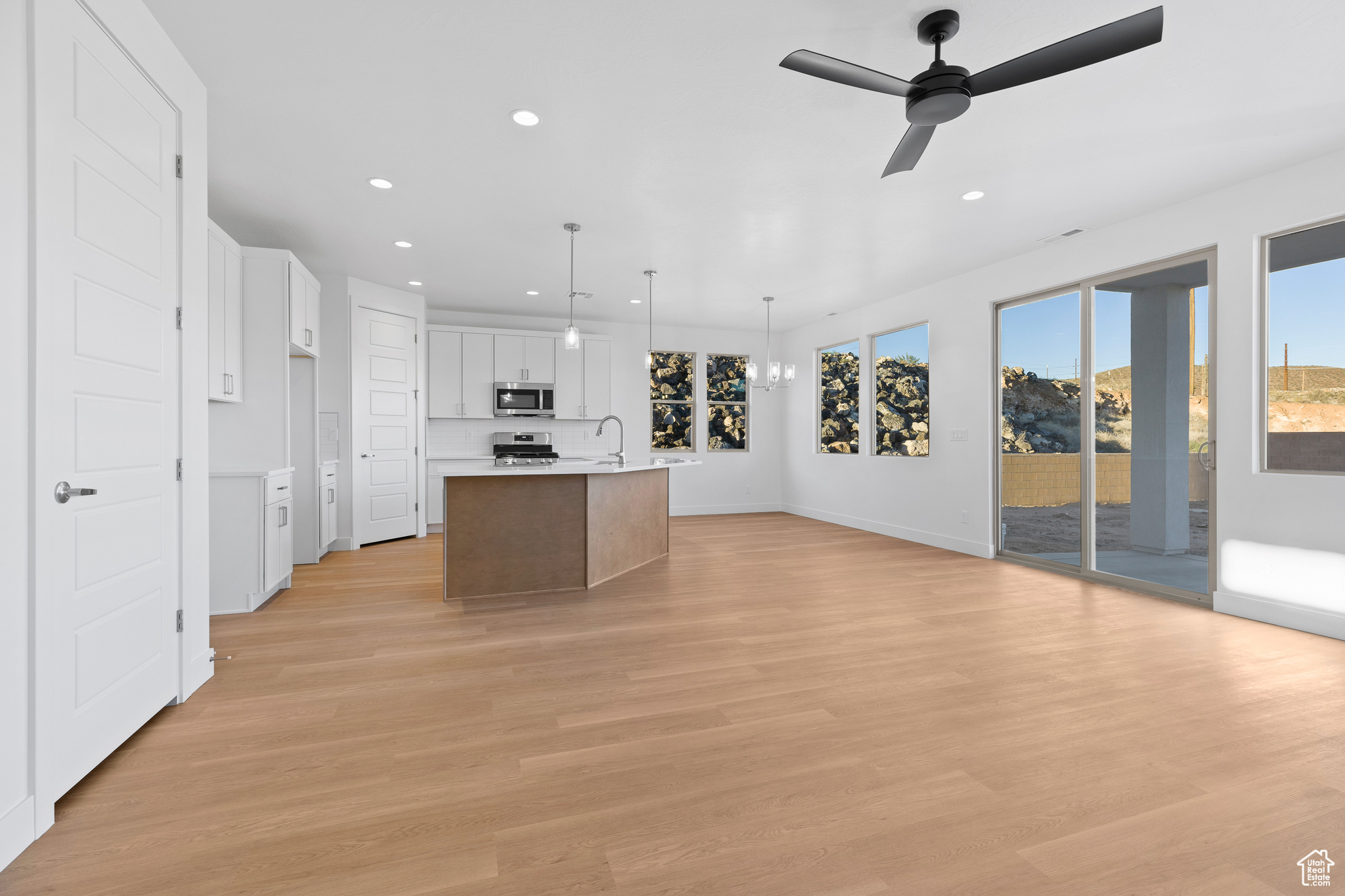 PAINTED SANDS - Residential
