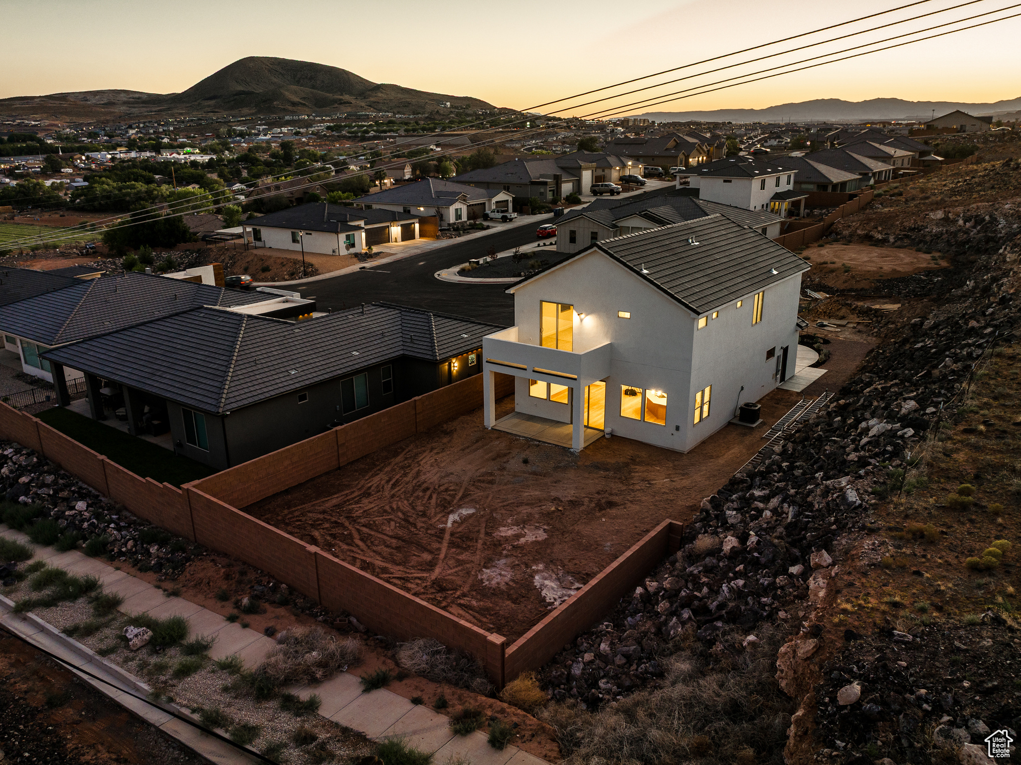 PAINTED SANDS - Residential