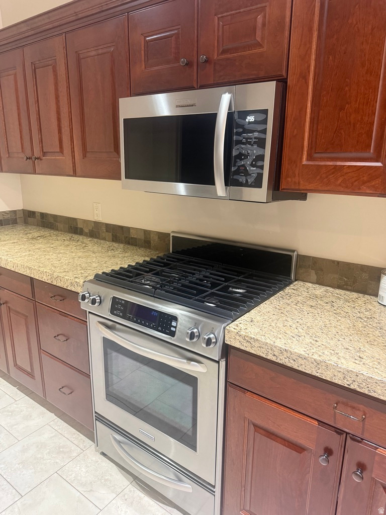 ROCKWELL SQUARE - Residential