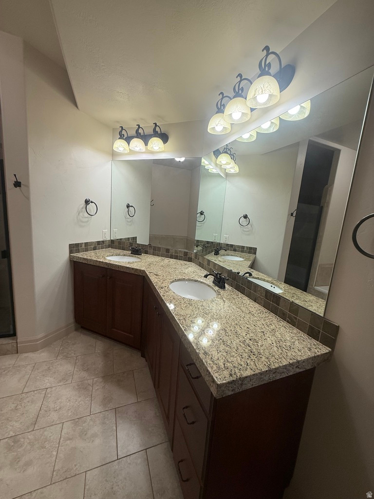 ROCKWELL SQUARE - Residential