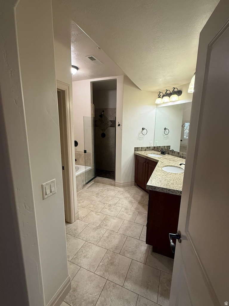 ROCKWELL SQUARE - Residential