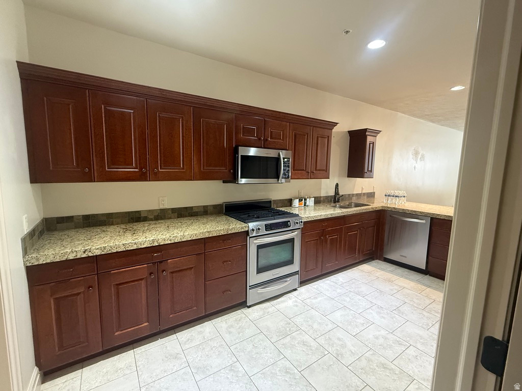 ROCKWELL SQUARE - Residential