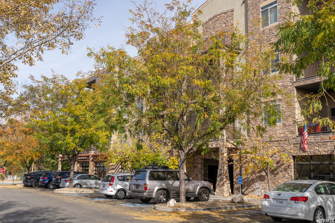 ROCKWELL SQUARE - Residential