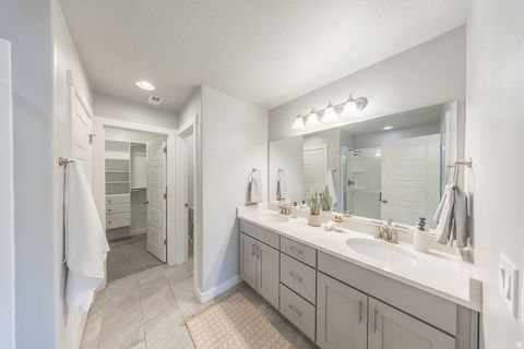 Tiny photo for 18 W LADY LN, Bountiful, UT 84010 (MLS # 2151306)