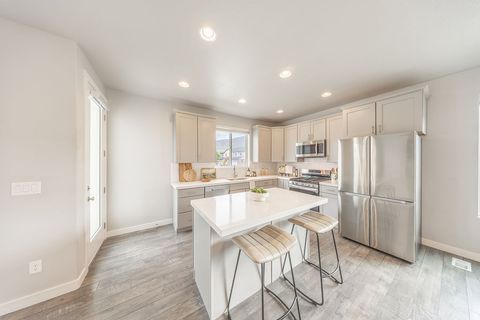 Tiny photo for 18 W LADY LN, Bountiful, UT 84010 (MLS # 2151306)