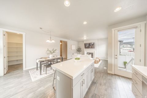 Tiny photo for 18 W LADY LN, Bountiful, UT 84010 (MLS # 2151306)