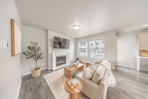 Tiny photo for 18 W LADY LN, Bountiful, UT 84010 (MLS # 2151306)