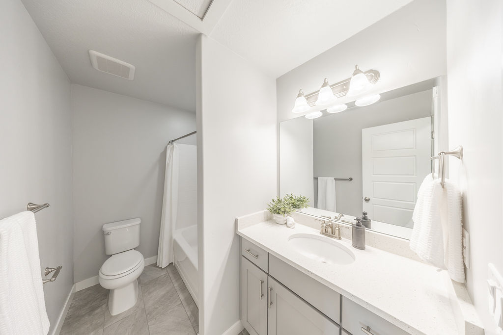 COTTAGES ON MAIN - Residential