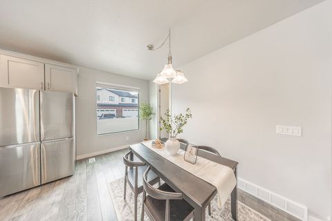 Tiny photo for 18 W LADY LN, Bountiful, UT 84010 (MLS # 2151306)