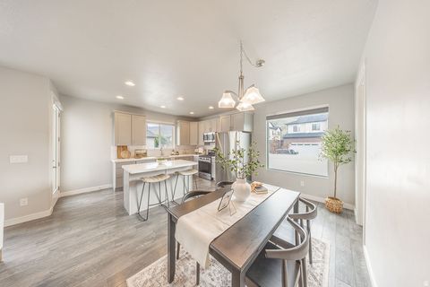 Tiny photo for 18 W LADY LN, Bountiful, UT 84010 (MLS # 2151306)