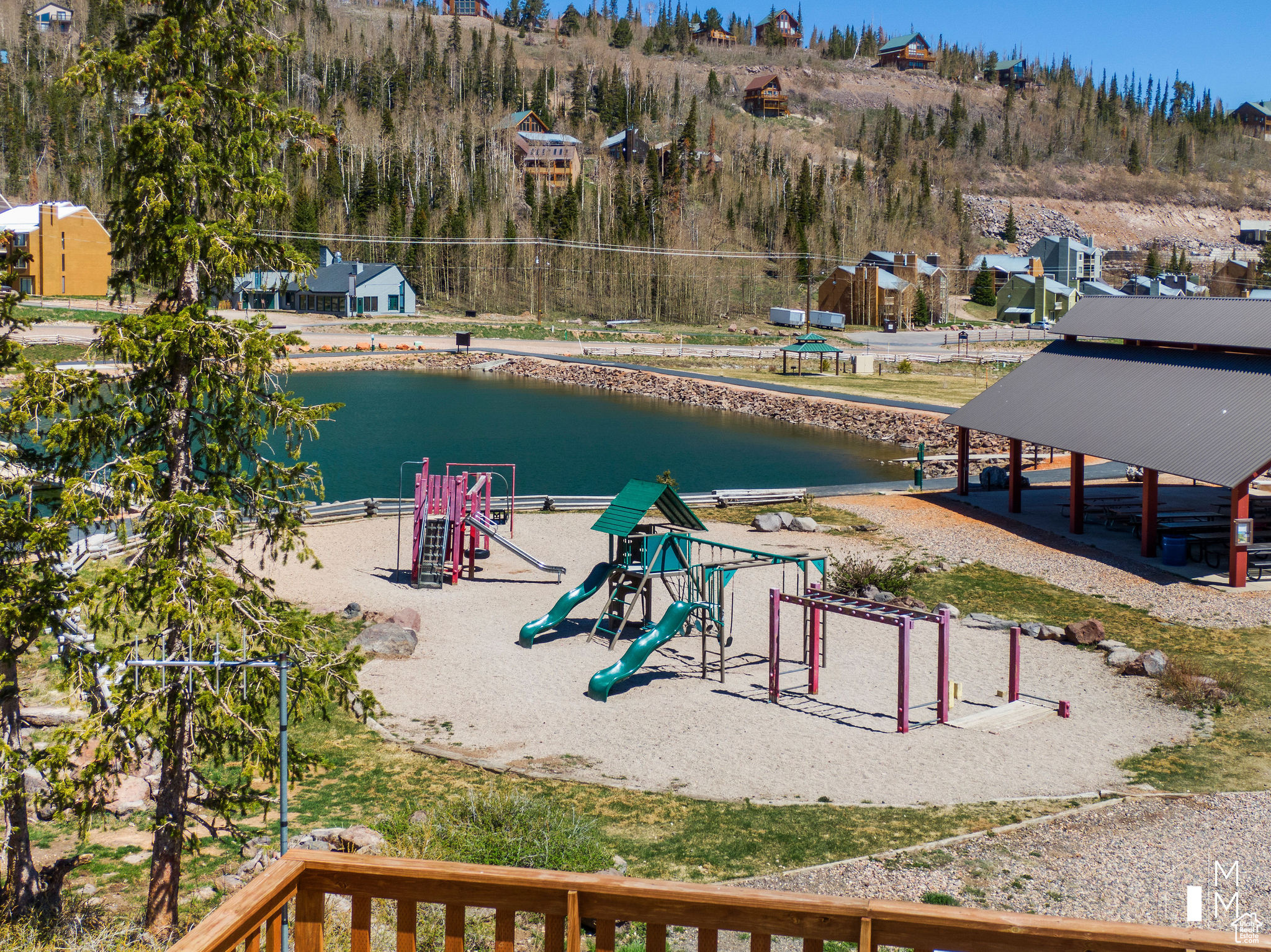 CHALET VILLAGE - Residential