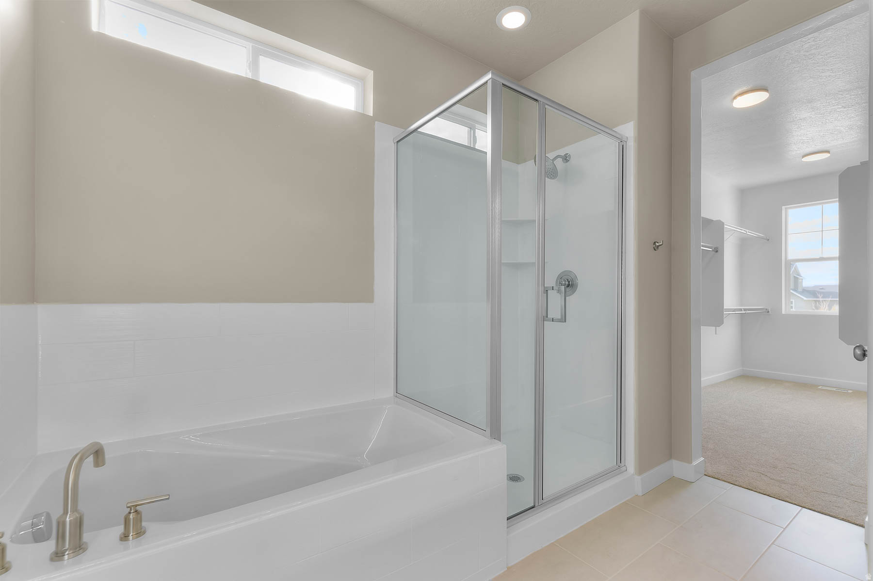 BROADVIEW SHORES 831 - Residential