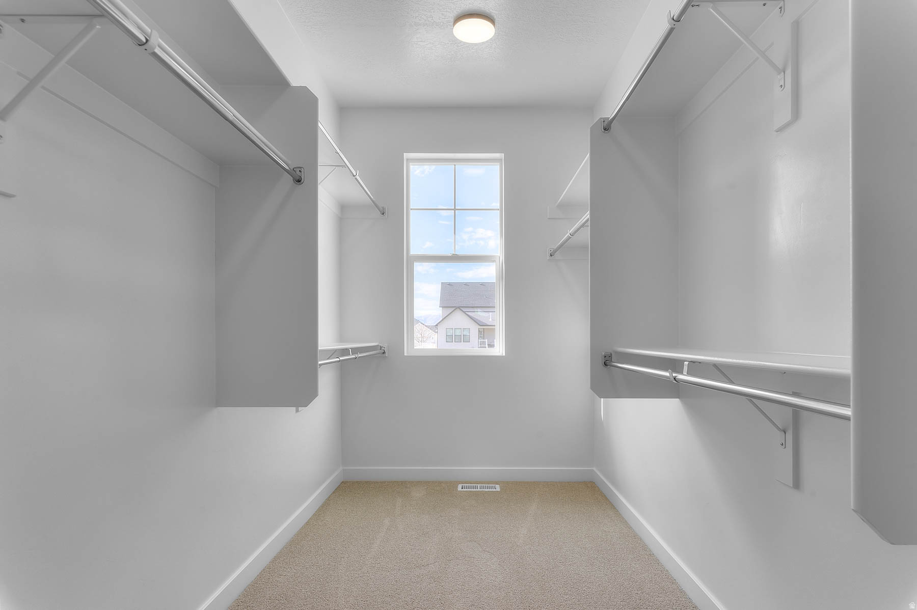 BROADVIEW SHORES 831 - Residential