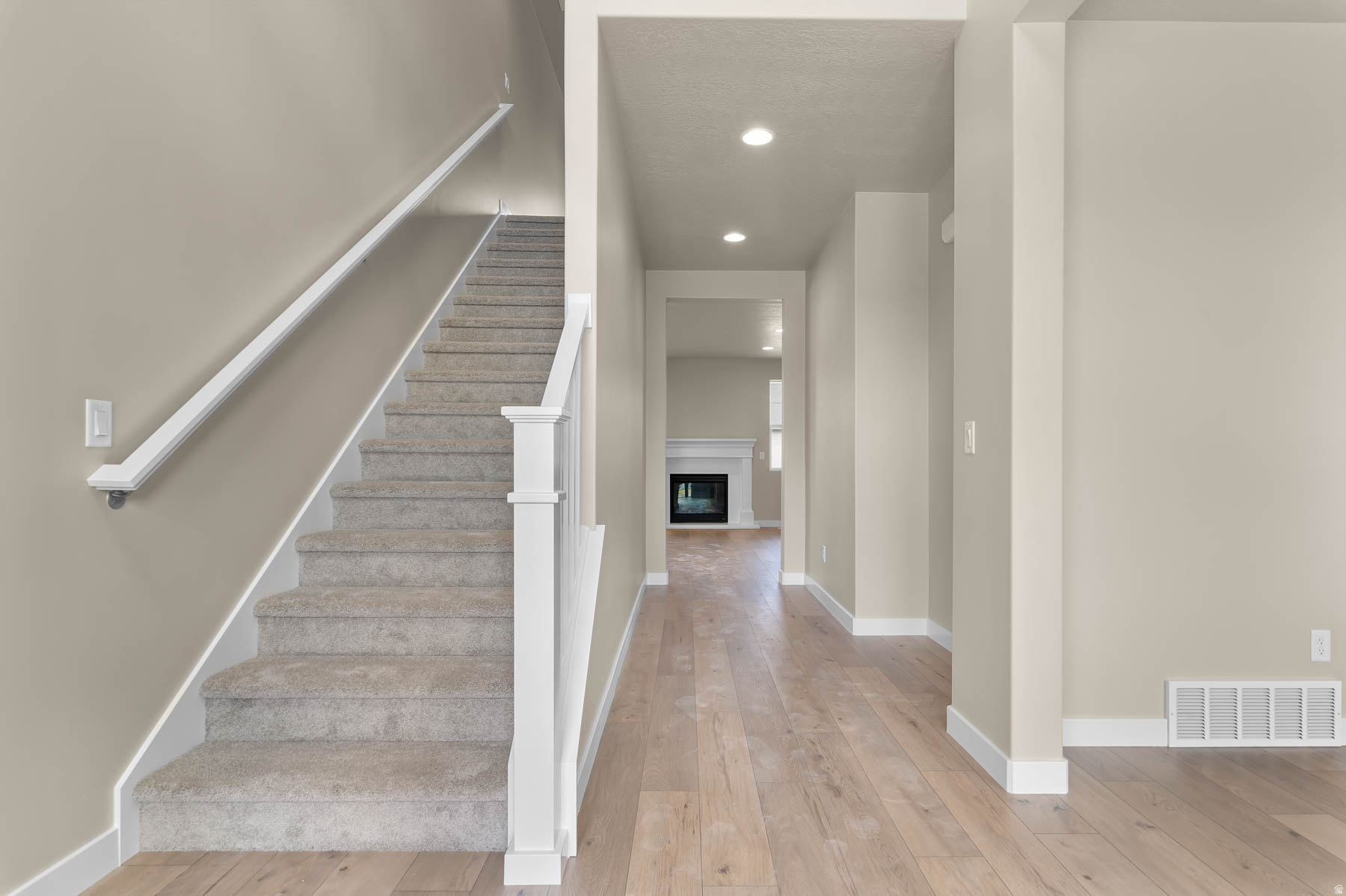 BROADVIEW SHORES 831 - Residential