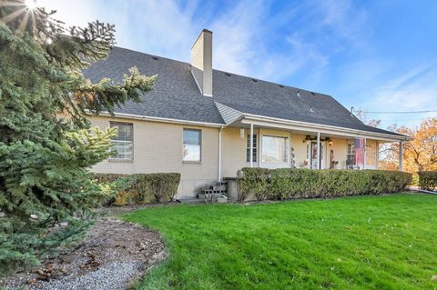 Tiny photo for 1917 W 250 N, Marriott Slaterville, UT 84404 (MLS # 2123360)