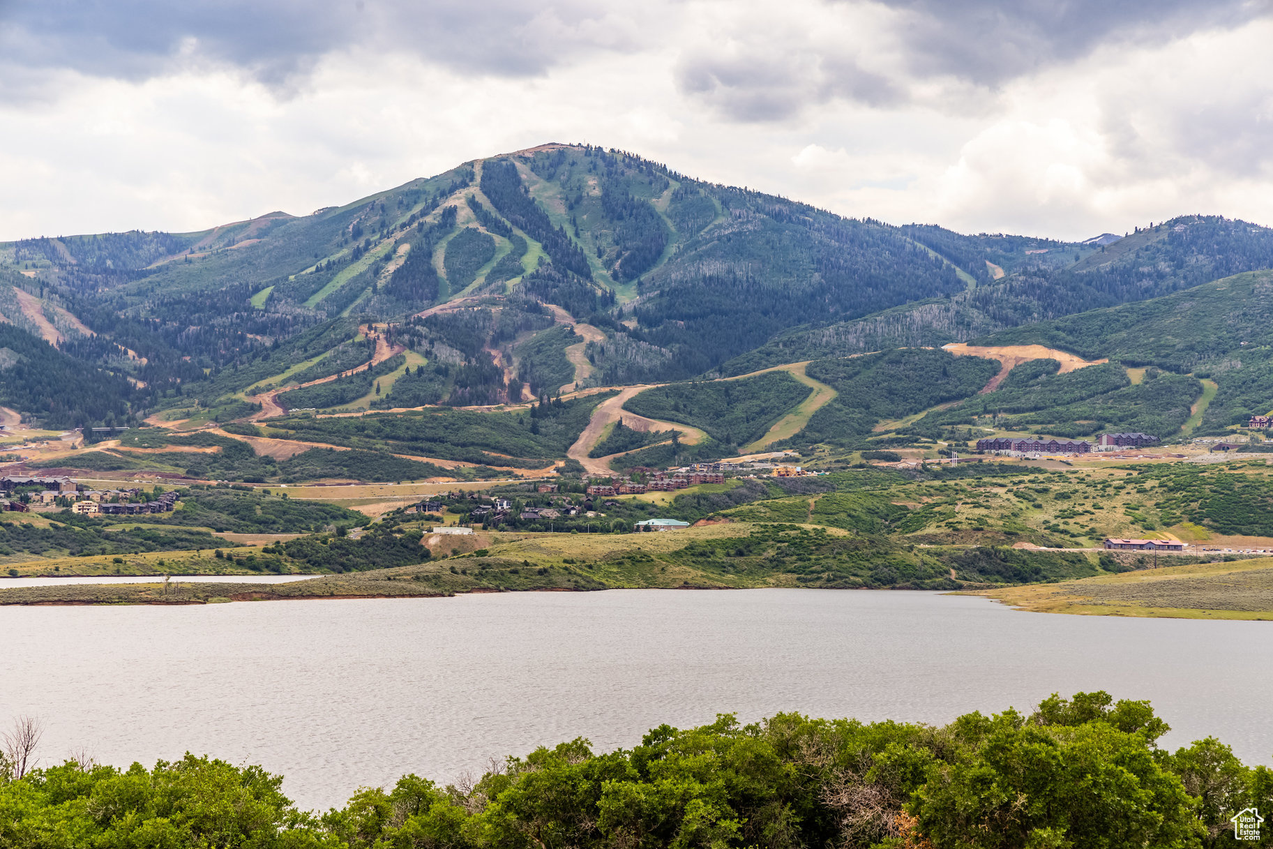 LAKE VIEW ESTATES - Residential