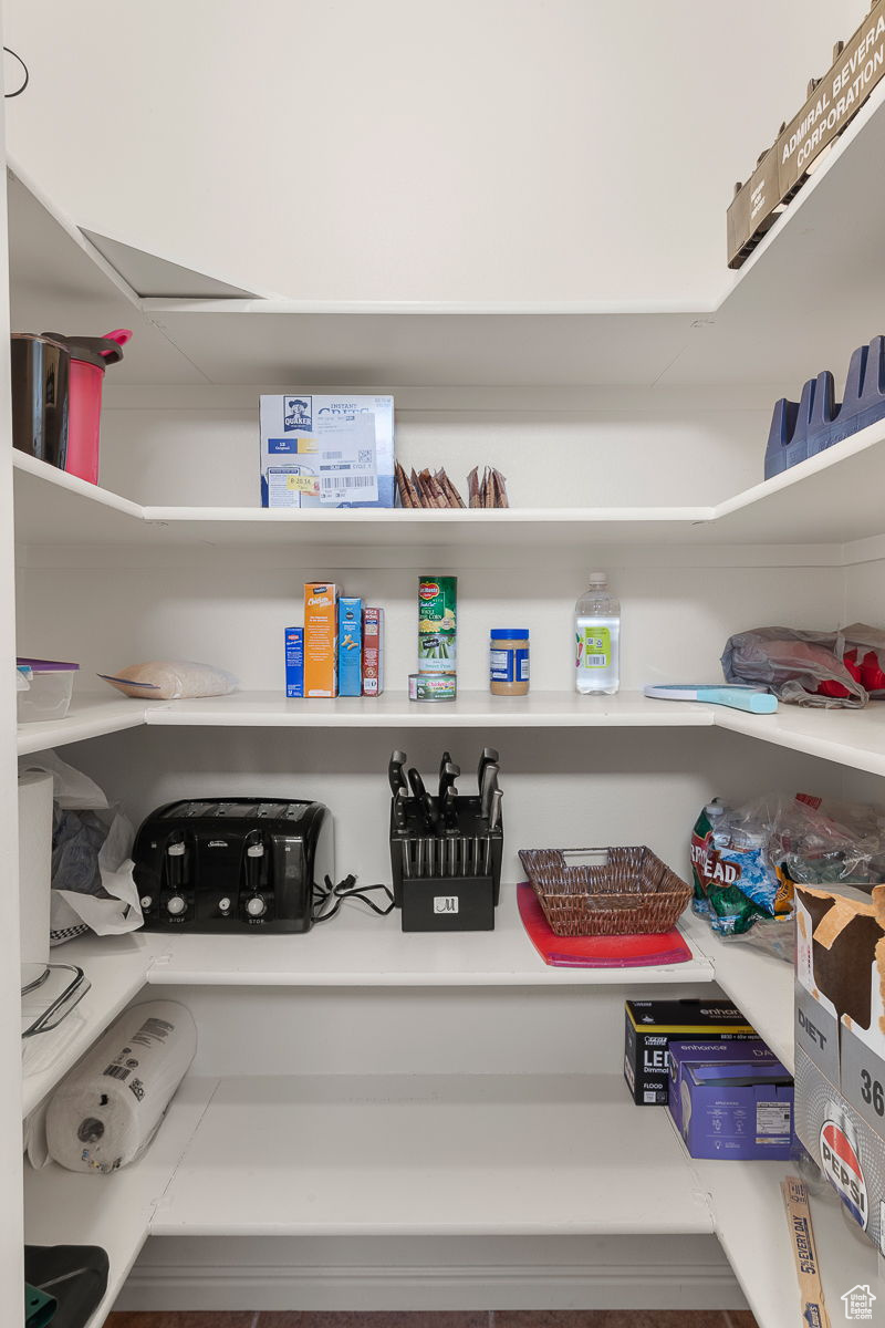 RIDGEPOINTE - Residential