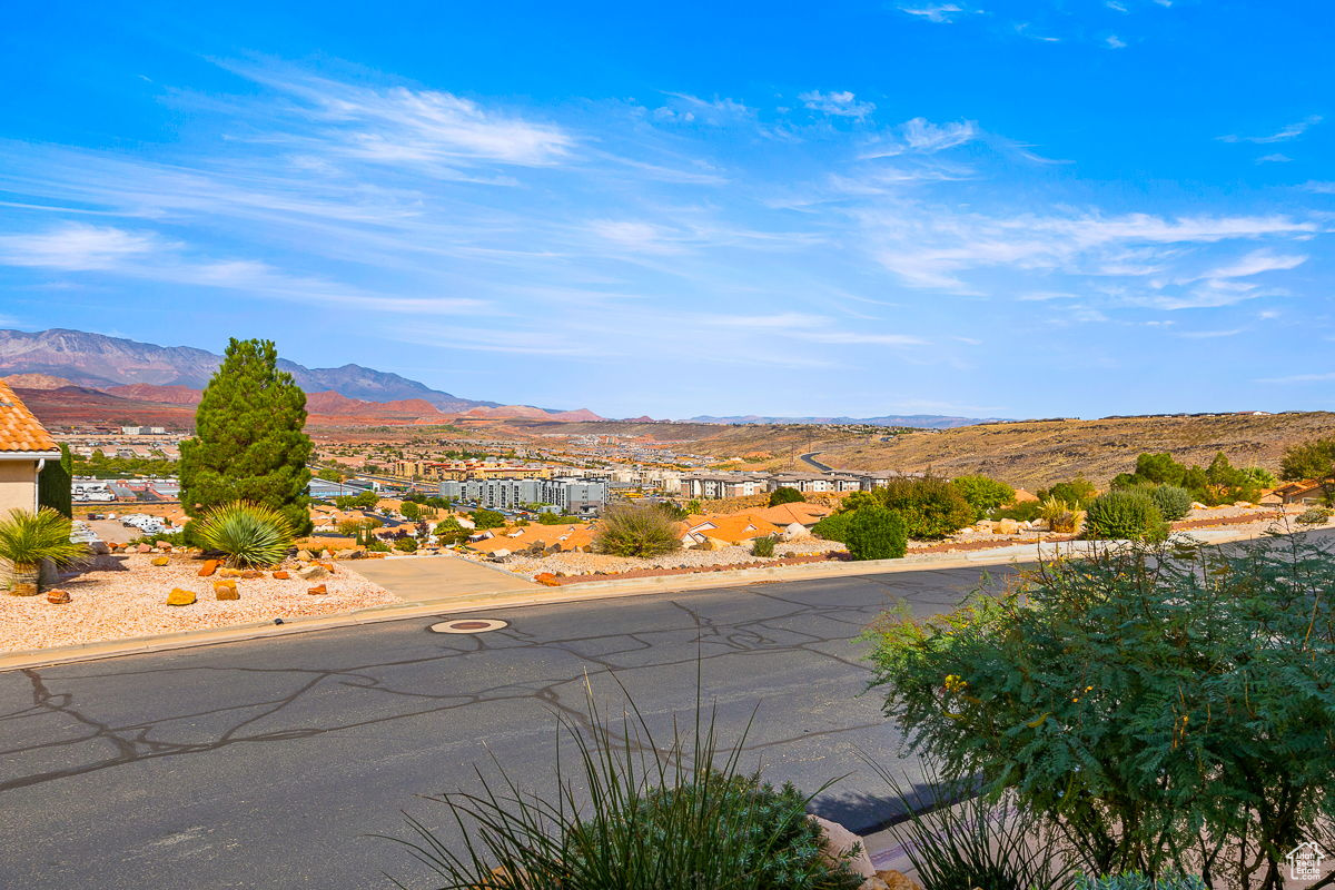 RIDGEPOINTE - Residential