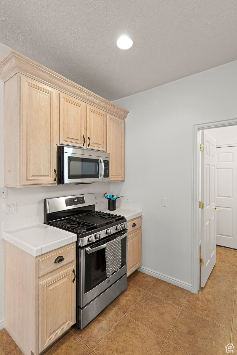 RIDGEPOINTE - Residential