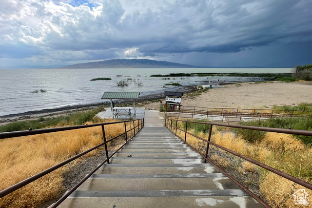 WATERS EDGE - Residential