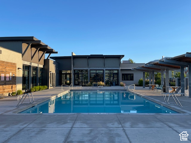 WATERS EDGE - Residential