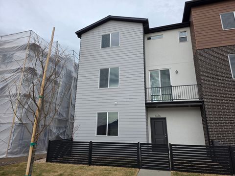 Photo of 1376 E 1280 N #06-22, Payson, UT 84651 (MLS # 2128776)