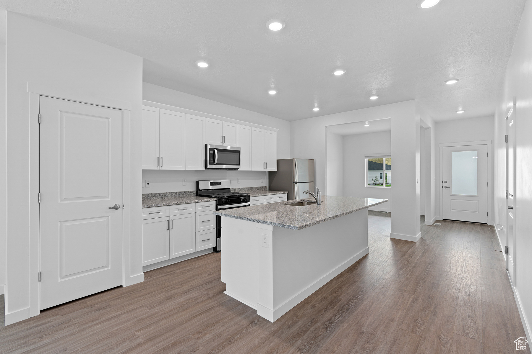 7174 Oquirrh Ranch Pkwy, Eagle Mountain, Utah image 4