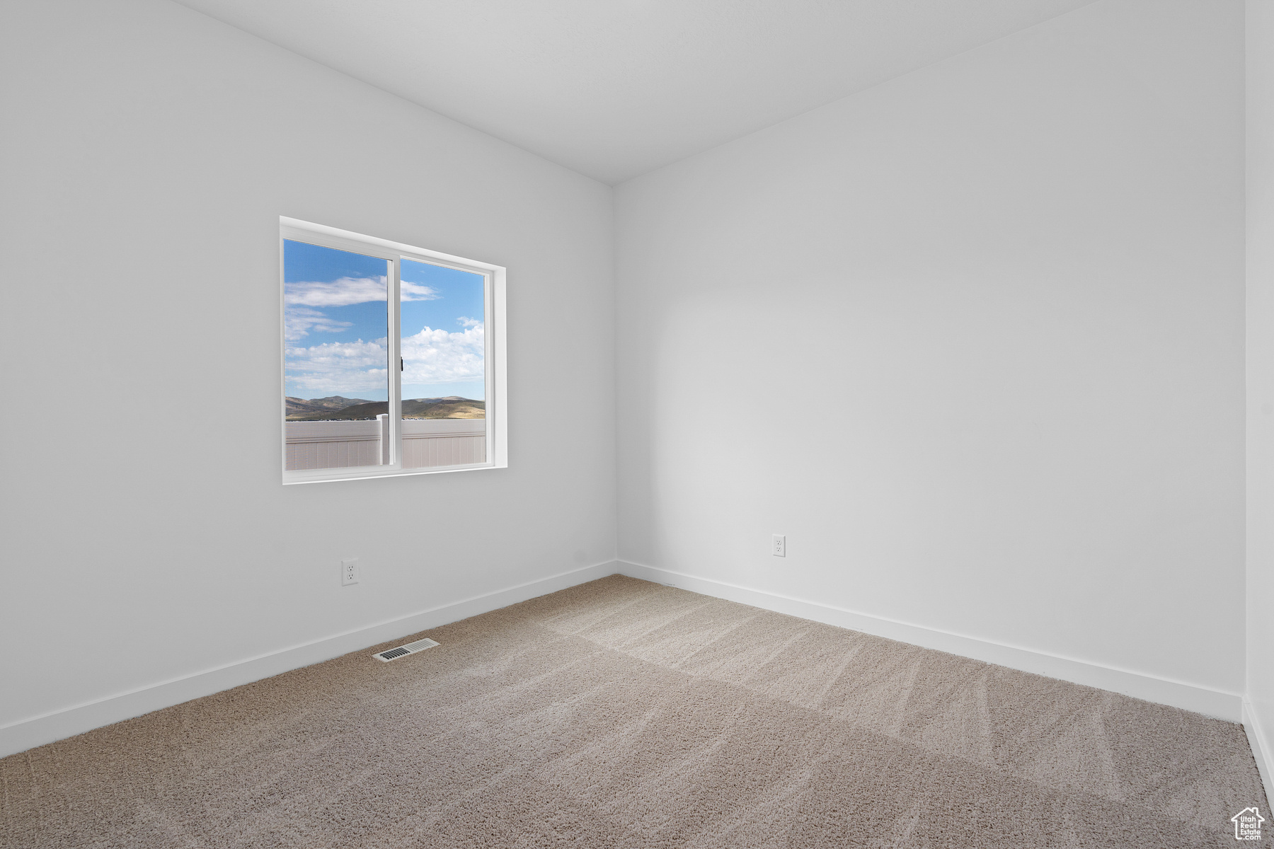 7174 Oquirrh Ranch Pkwy, Eagle Mountain, Utah image 12