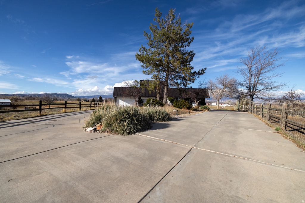 Photo of 163 E 2800 S, Vernal, UT 84078 (MLS # 2124764)
