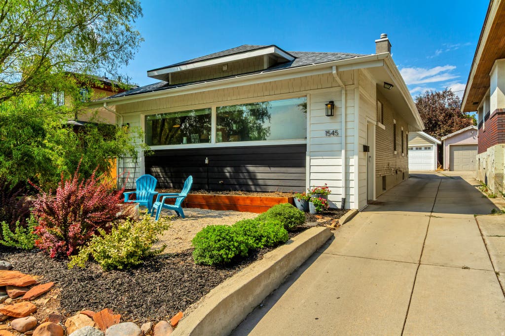 Photo of 1545 E EMERSON AVE, Salt Lake City, UT 84105 (MLS # 2178277)