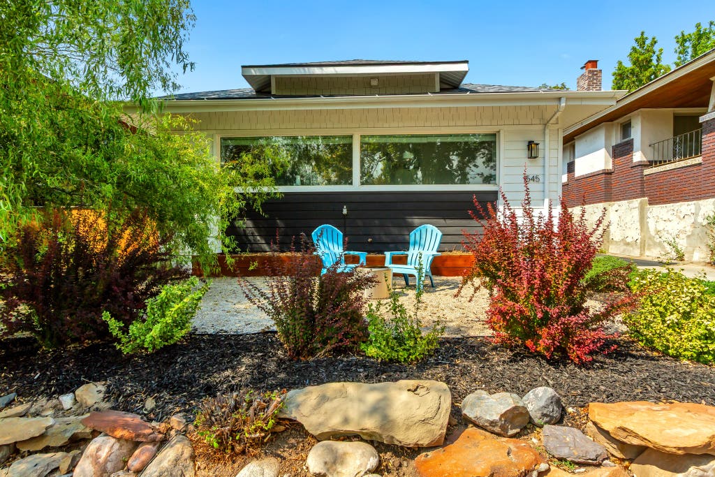 Photo of 1545 E EMERSON AVE, Salt Lake City, UT 84105 (MLS # 2178277)