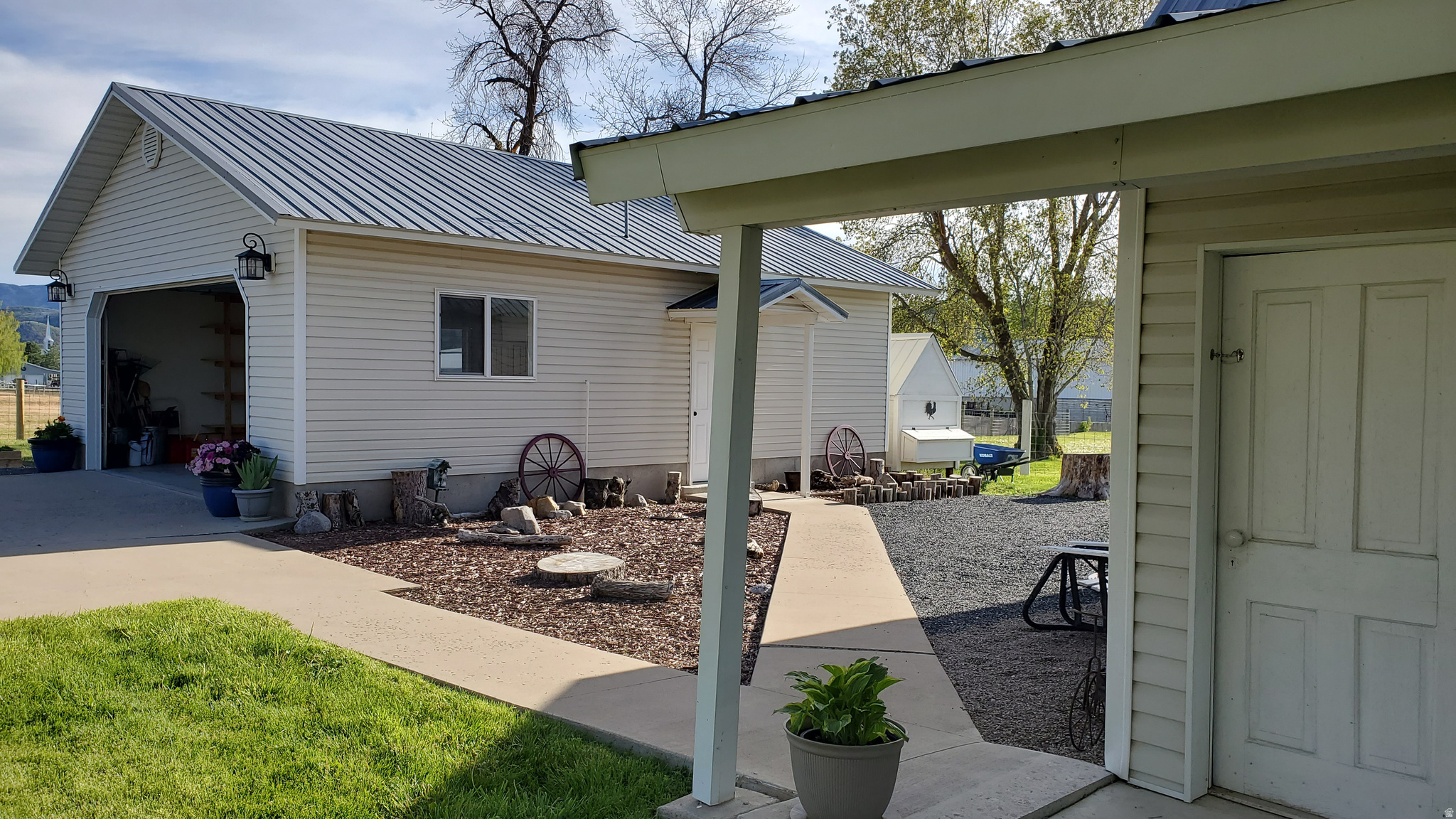 PARADISE CITY SURVEY - Residential