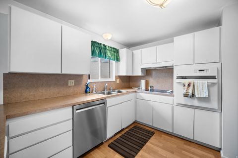Tiny photo for 994 DEBORAH DR, Bountiful, UT 84010 (MLS # 2144516)