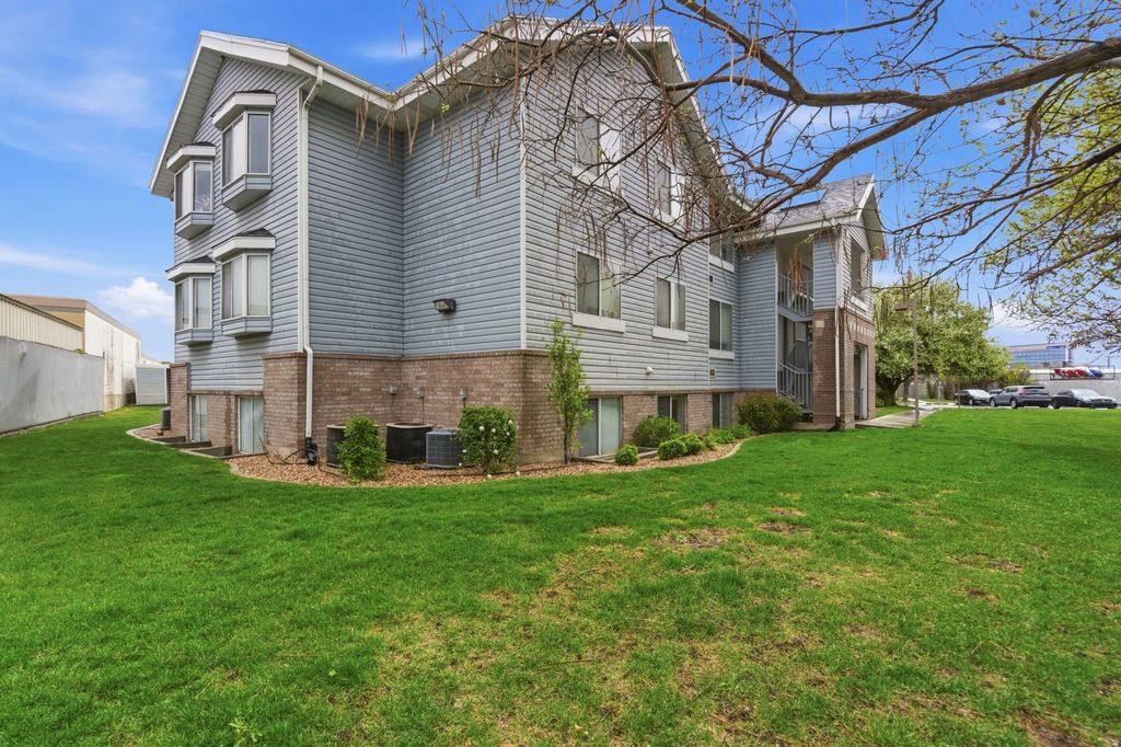 Photo of 1533 N RIVERSIDE AVE W #26, Provo, UT 84604 (MLS # 2147966)