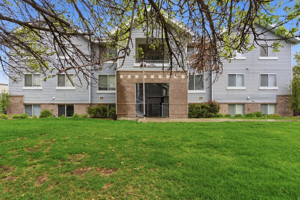 Photo of 1533 N RIVERSIDE AVE W #26, Provo, UT 84604 (MLS # 2147966)