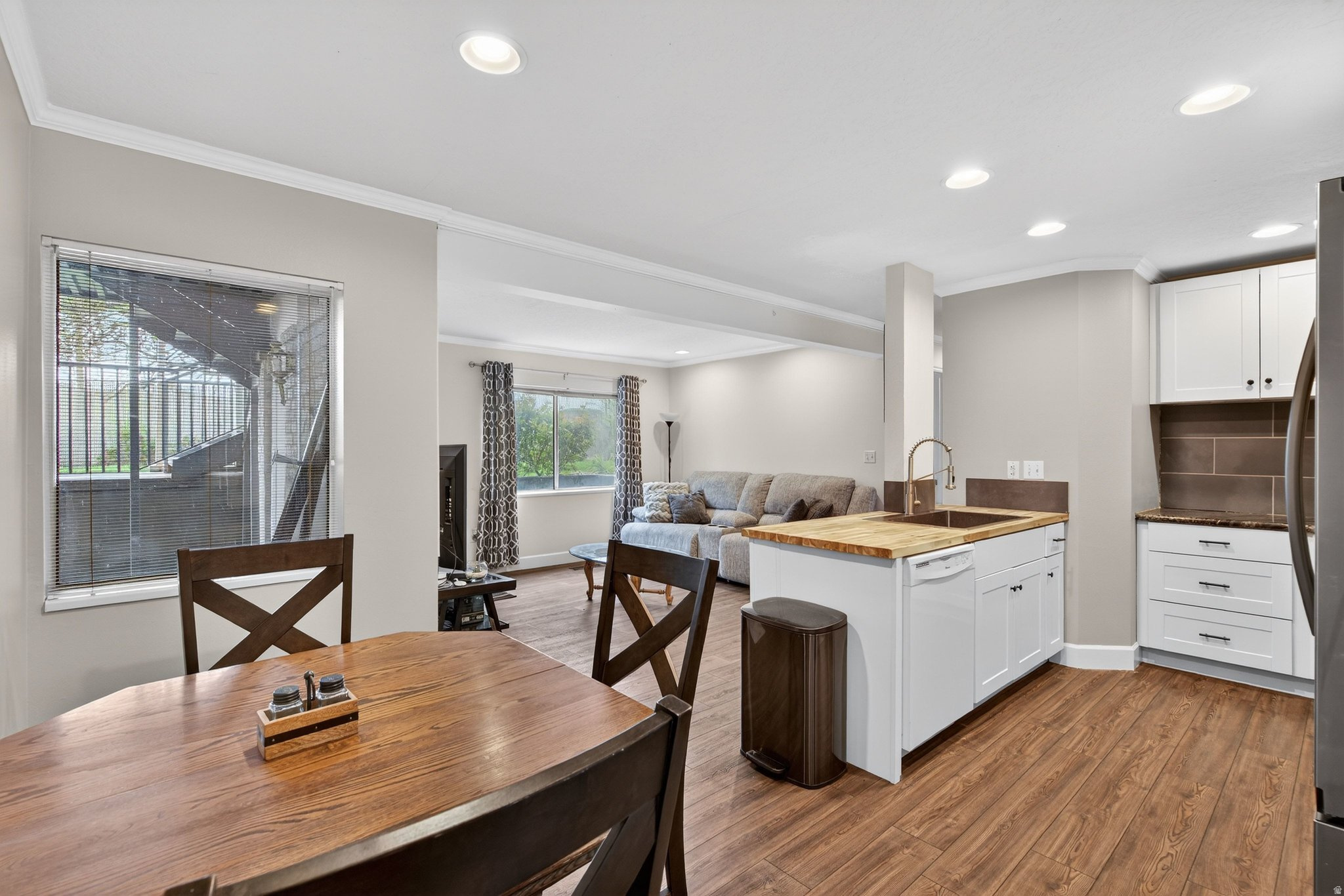 RIVERSIDE AVE CONDO - Residential