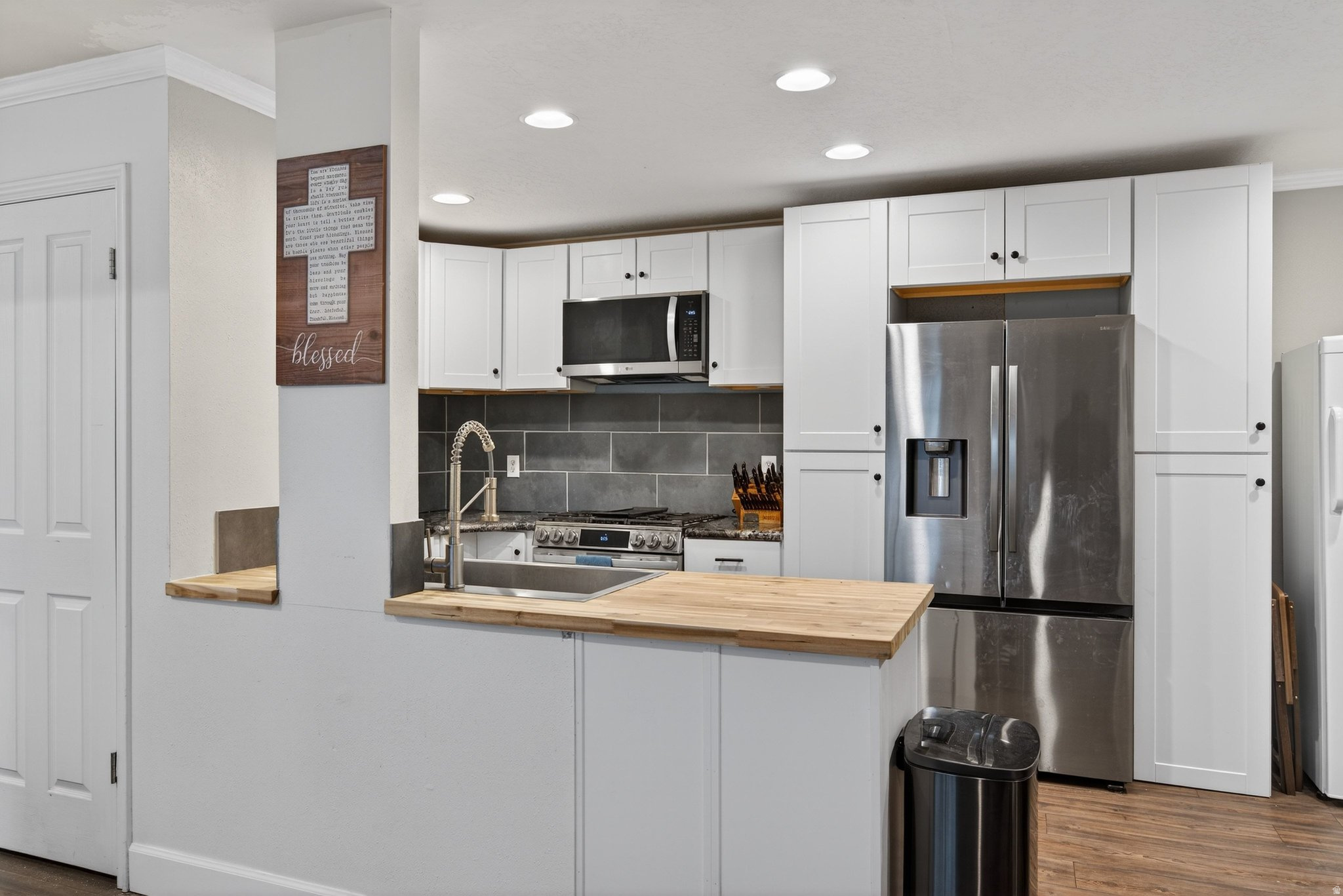 RIVERSIDE AVE CONDO - Residential