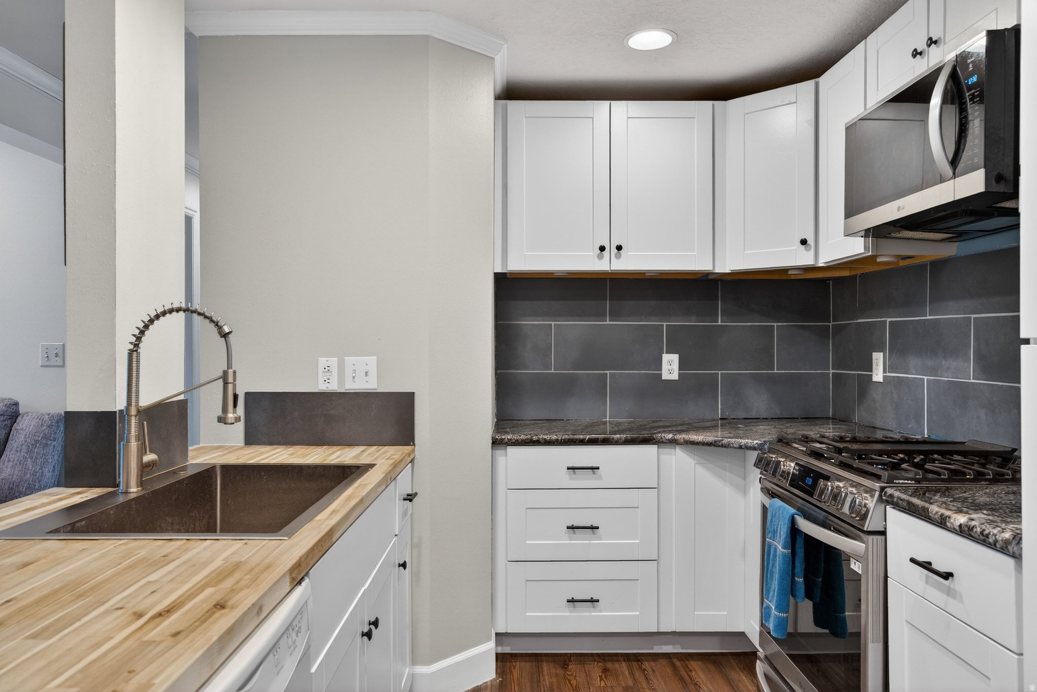 RIVERSIDE AVE CONDO - Residential