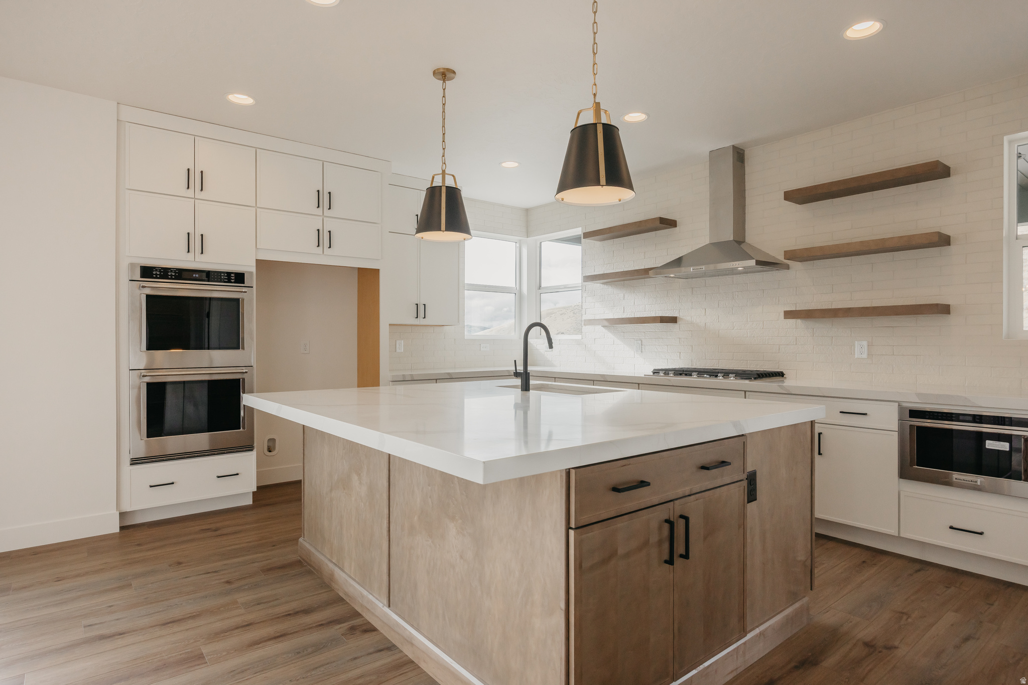 CANYON POINT - Residential