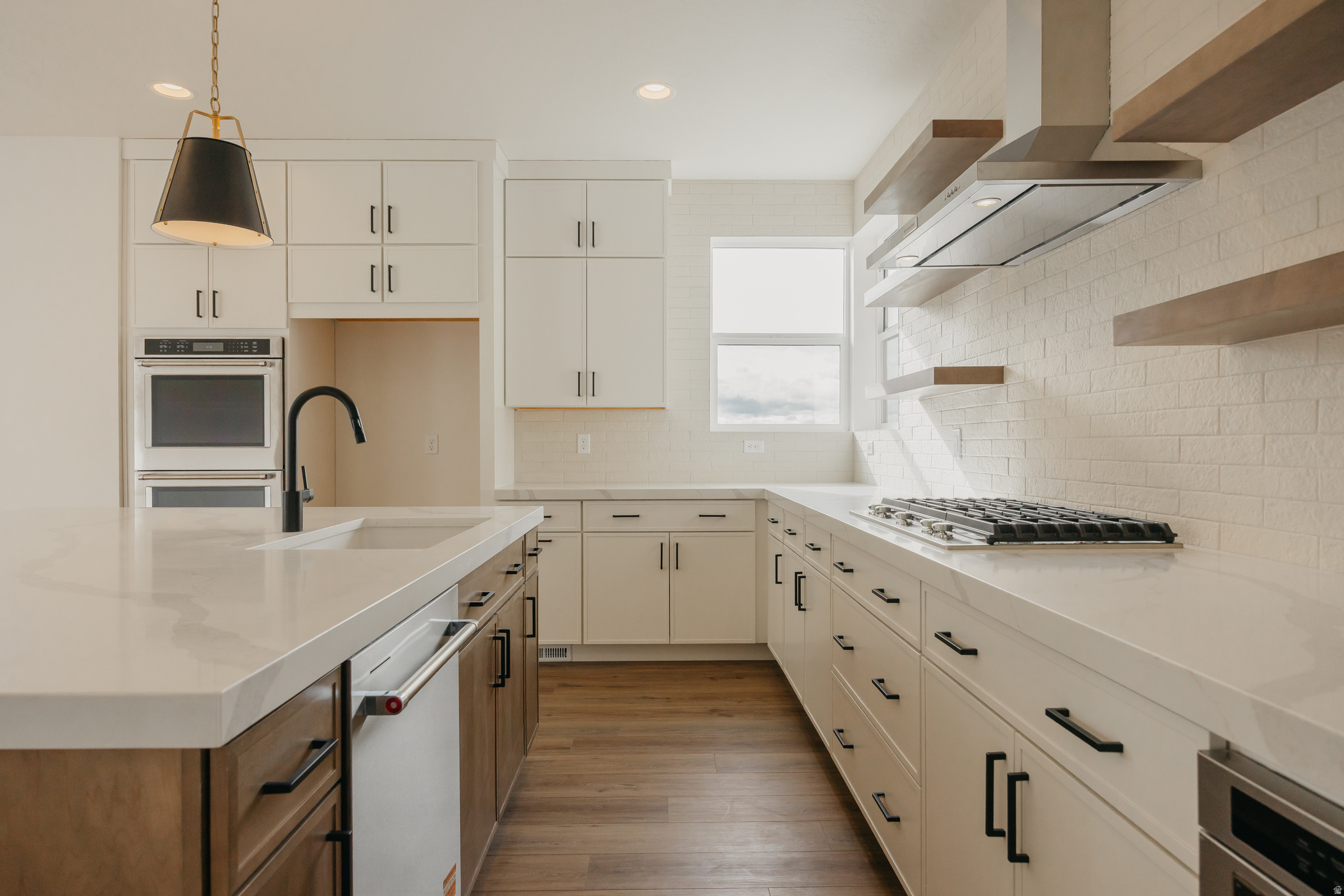 CANYON POINT - Residential