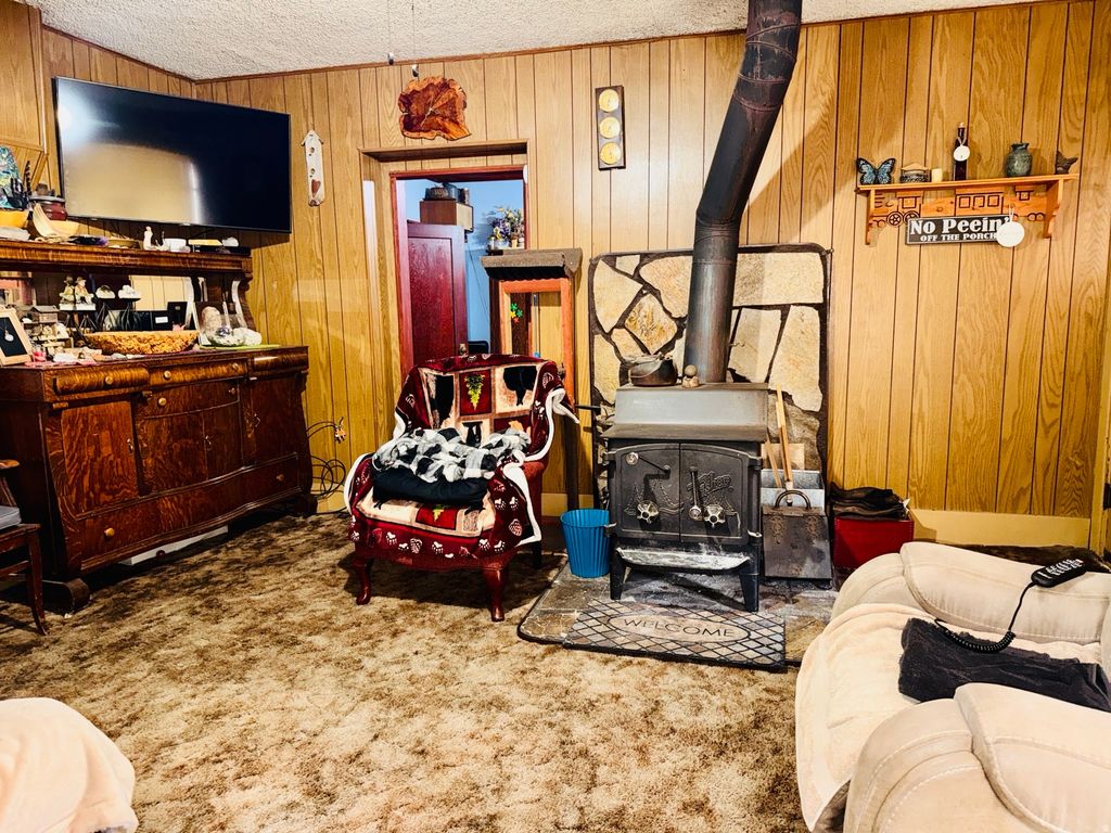 Photo of 393 W CENTER ST, Springville, UT 84663 (MLS # 2143603)