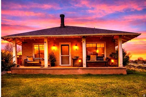 Photo of 393 W CENTER ST, Springville, UT 84663 (MLS # 2143603)