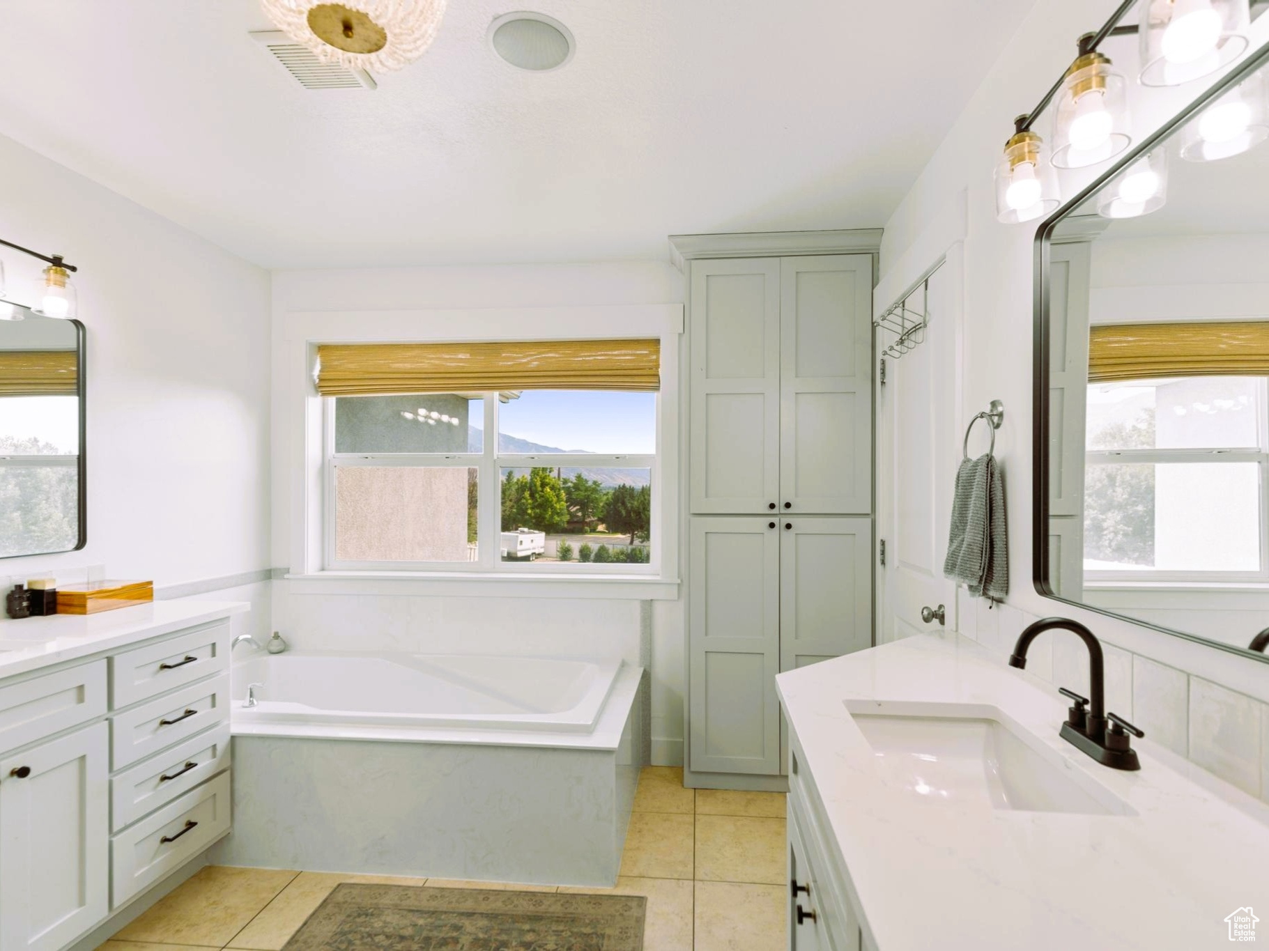 520 E 100, Hyde Park, Utah image 41