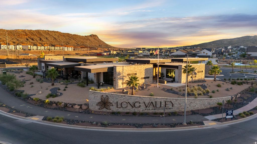 Photo of 2175 S WOLVERINE WAY #2451, Washington, UT 84780 (MLS # 2131875)