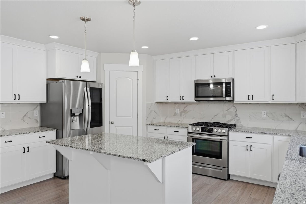 SEASONS ESTATES SUB - Residential