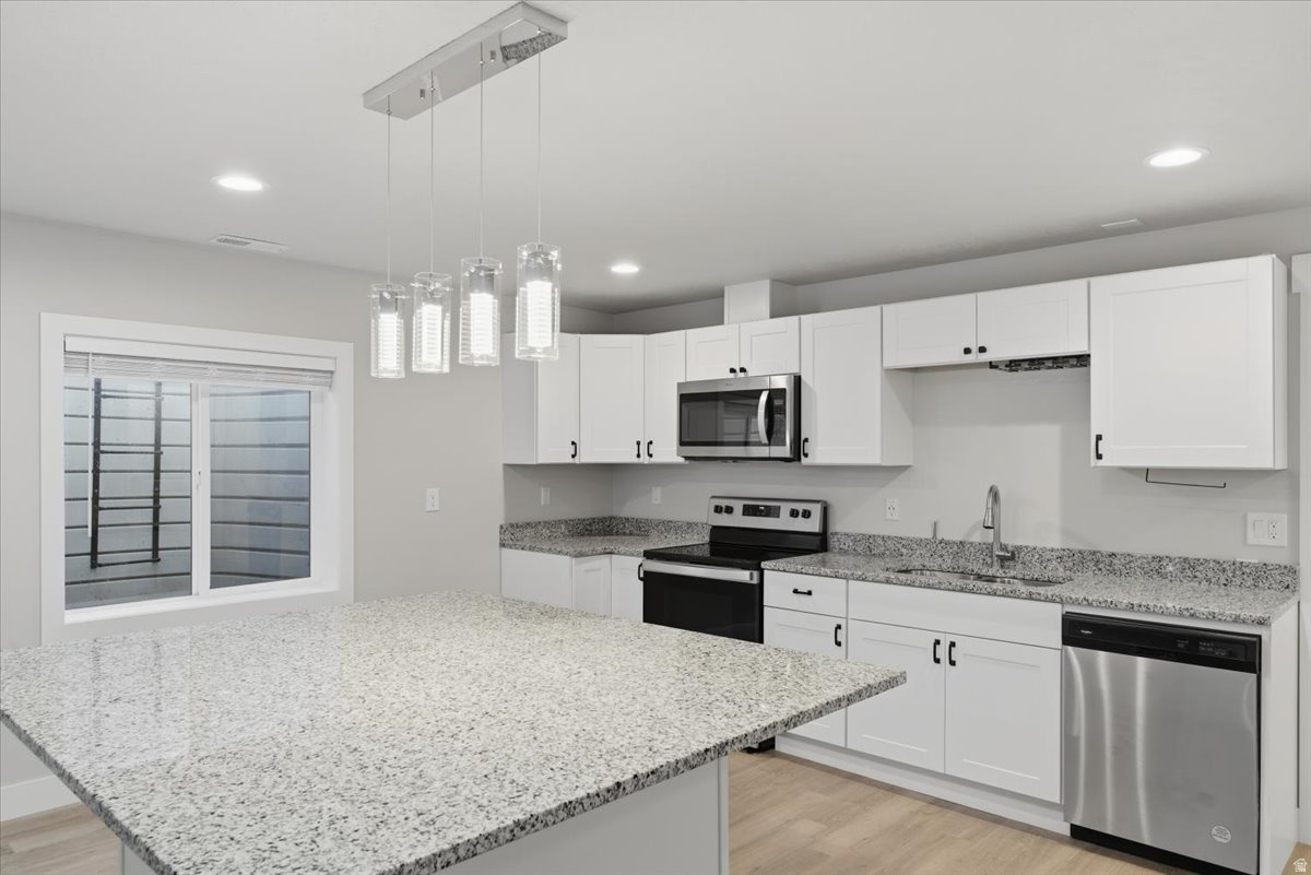 SEASONS ESTATES SUB - Residential